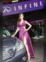 "Best 25" competition "August 2026, best photos of the month": "Autosalon 2013", author: Brian Wu (<a href="https://www.fotoromantika.ru/#id=33691&imgid=281721">photos in the publication</a>)