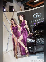 "Best 25" competition "August 2026, best photos of the month": "Autosalon 2013", author: Brian Wu (<a href="https://www.fotoromantika.ru/#id=33691&imgid=281720">photos in the publication</a>)