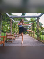 "Best 25" competition "March 2024, best photos of the month": "Myriam at the Botanical", author: Manny Esguerra (<a href="https://www.fotoromantika.ru/#id=28862&imgid=230646">photos in the publication</a>)